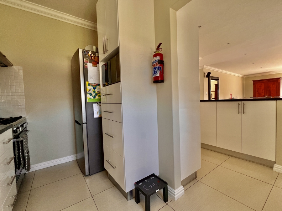 3 Bedroom Property for Sale in Myburgh Park Western Cape